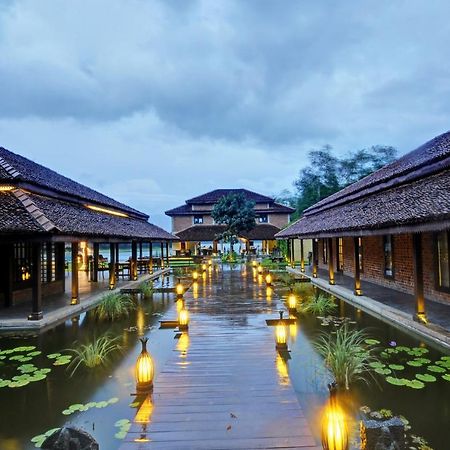 Anantya By The Lake Hotel Kalial Ngoại thất bức ảnh