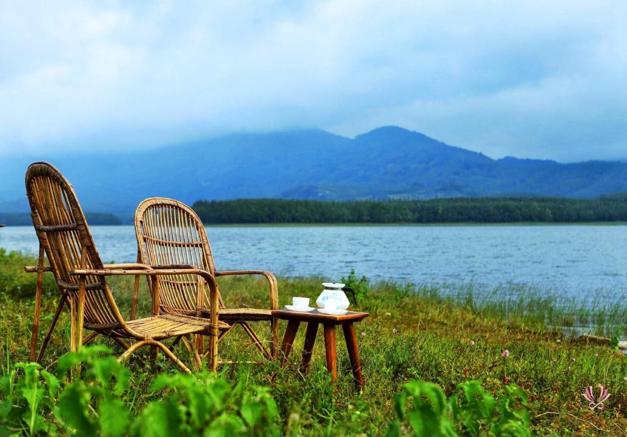 Anantya By The Lake Hotel Kalial Ngoại thất bức ảnh