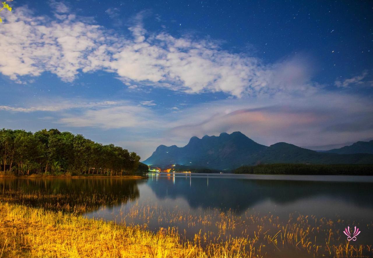 Anantya By The Lake Hotel Kalial Ngoại thất bức ảnh